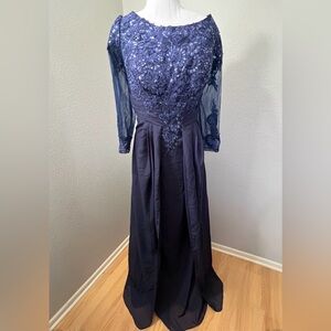 #118 Navy Blue Scoop neckline & Appliqué Sequin Bodice Chiffon Gown-1X/Size 16